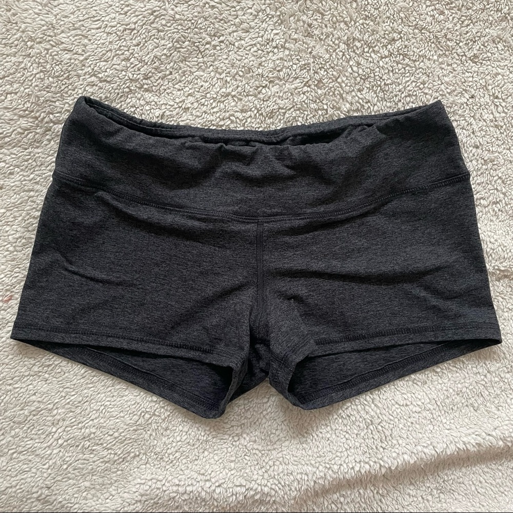 FLEO shorts